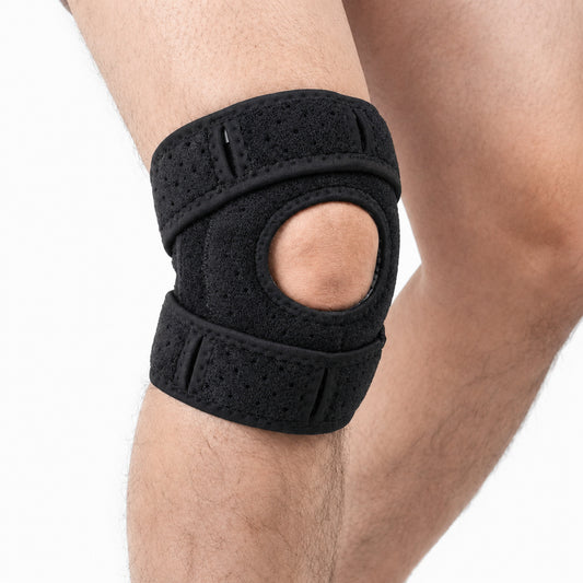 Knästöd med patellaöppning och justerbara remmar som ger stabilitet och avlastning för knäleden.