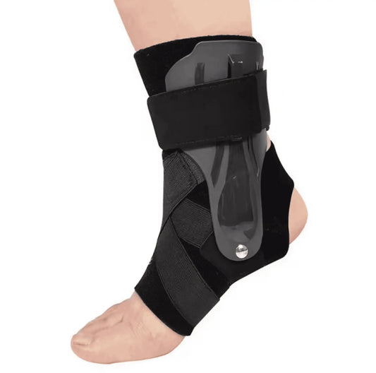 Ortopediskt fotledsstöd med justerbar skena på fot